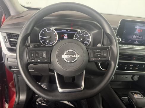 Used 2023 Nissan Rogue S AWD/4WD image 20