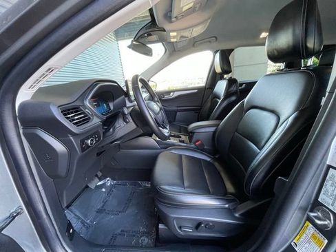 Certified 2025 Ford Escape Platinum AWD/4WD image 7