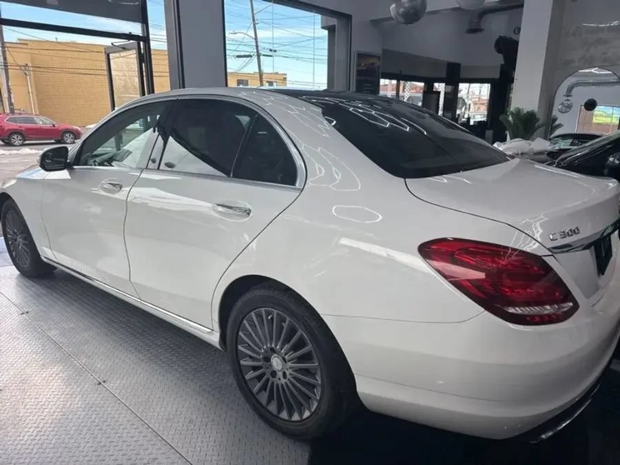 Used 2015 Mercedes-Benz C 300 4MATIC Sedan image 3