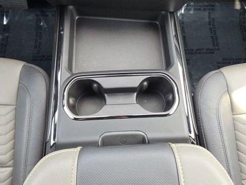 Used 2025 Chevrolet Silverado 2500 ZR2 w/ Technology Package image 38