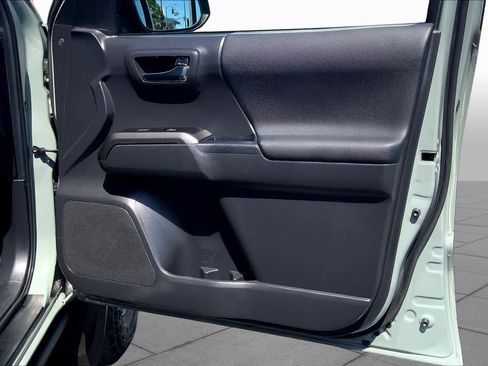 Certified 2023 Toyota Tacoma TRD Off-Road image 22