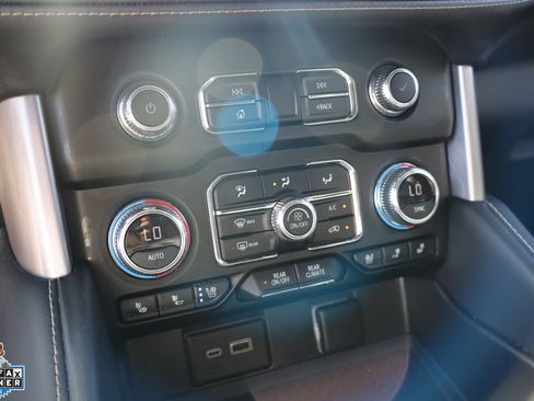 Used 2024 GMC Yukon SLT AWD/4WD image 21