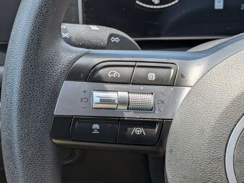 Used 2025 Hyundai Tucson SEL FWD image 18