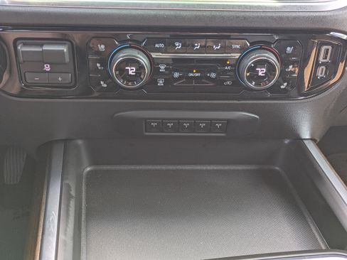 Used 2024 Chevrolet Silverado 2500 High Country w/ High Country Premium Package AWD/4WD image 23
