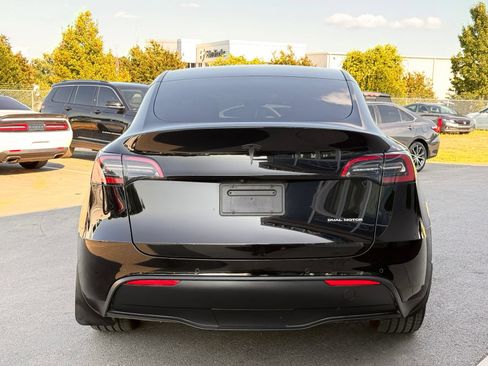 Used 2021 Tesla Model Y Long Range AWD/4WD image 10