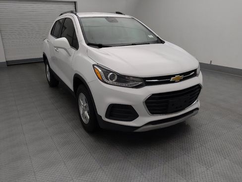 Used 2020 Chevrolet Trax LT w/ LT Convenience Package AWD/4WD image 14