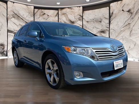 Used 2012 Toyota Venza XLE FWD image 3