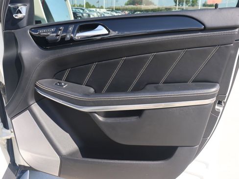 Used 2015 Mercedes-Benz GL 63 AMG 4MATIC image 19