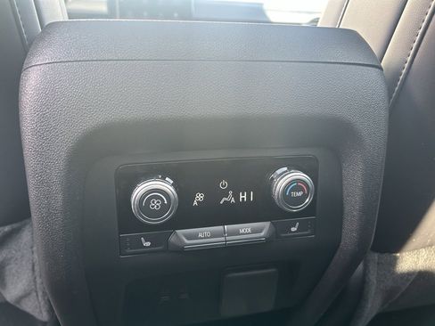 Used 2025 GMC Acadia AT4 w/ Luxury Package image 26