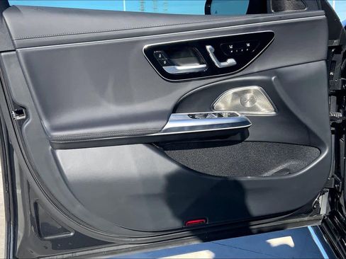 Used 2024 Mercedes-Benz E 350 4MATIC Sedan image 18