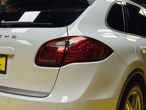 Used 2014 Porsche Cayenne AWD/4WD image 10