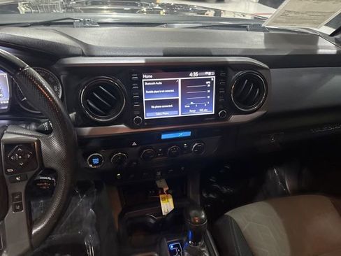 Used 2021 Toyota Tacoma TRD Off-Road w/ Technology Package AWD/4WD image 22