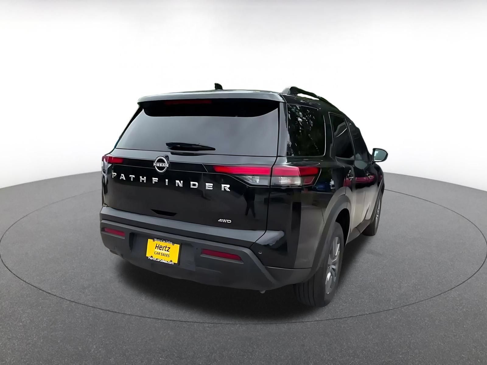 Used 2025 Nissan Pathfinder SV AWD/4WD image 14
