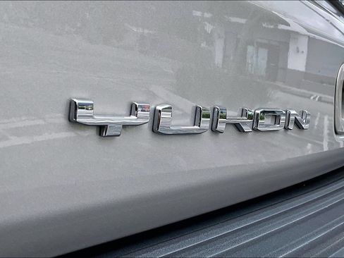 Used 2024 GMC Yukon XL Denali AWD/4WD image 30