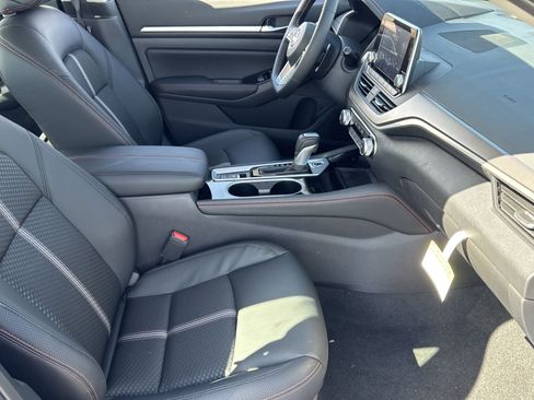 New 2025 Nissan Altima 2.5 SR image 23