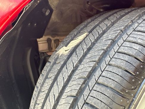 Used 2021 Toyota Corolla LE image 28