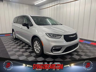 Used 2024 Chrysler Pacifica Touring-L