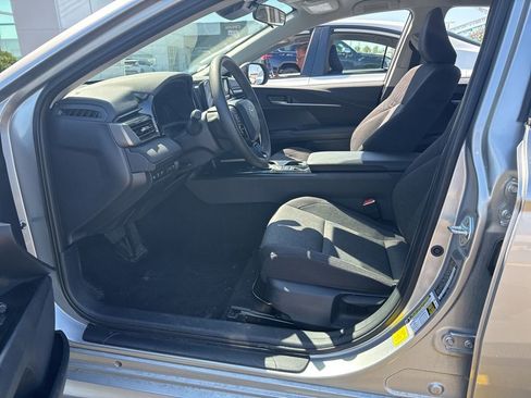 Used 2025 Toyota Camry LE image 8