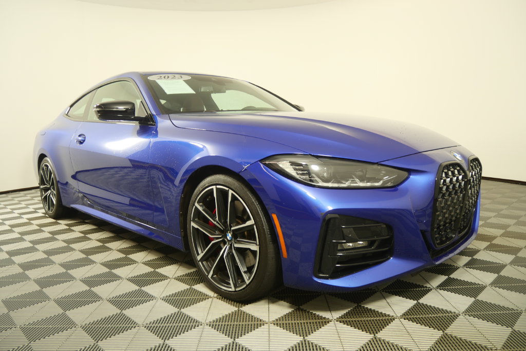 Used 2023 BMW 430i Coupe w/ M Sport Package RWD image 2