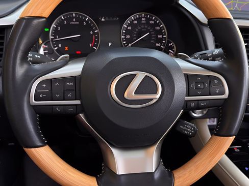 Used 2022 Lexus RX 350L Premium w/ Premium Package image 20