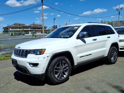Used 2017 Jeep Grand Cherokee Limited AWD/4WD image 3