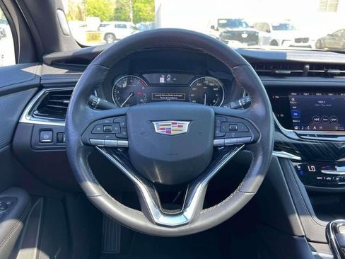 Used 2023 Cadillac XT6 Premium Luxury AWD/4WD image 17