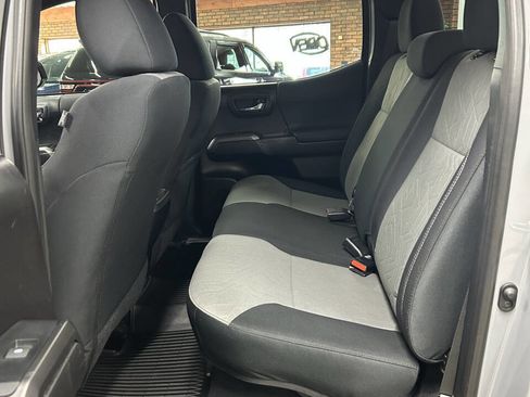 Used 2020 Toyota Tacoma TRD Off-Road image 42