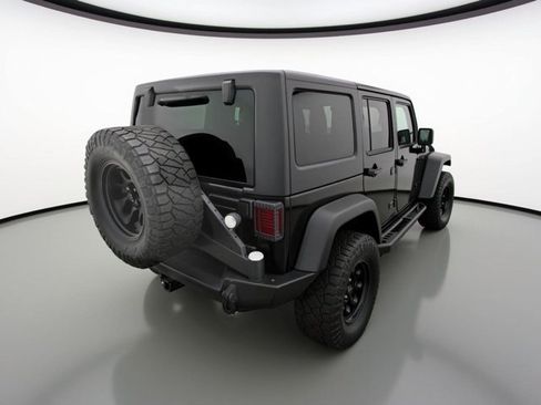 Used 2016 Jeep Wrangler Unlimited Rubicon w/ Connectivity Group image 5