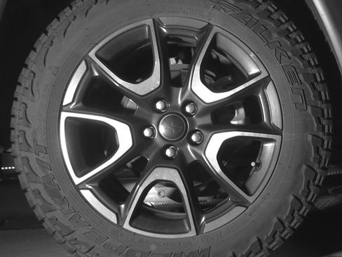 Used 2025 Jeep Compass Trailhawk image 15