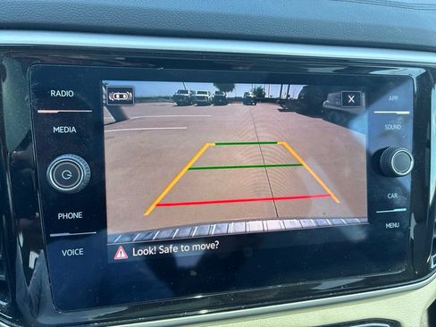 Used 2023 Volkswagen Atlas SE w/ Panoramic Sunroof Package FWD image 12