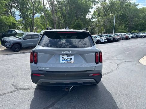 Used 2023 Kia Sorento S AWD/4WD image 5