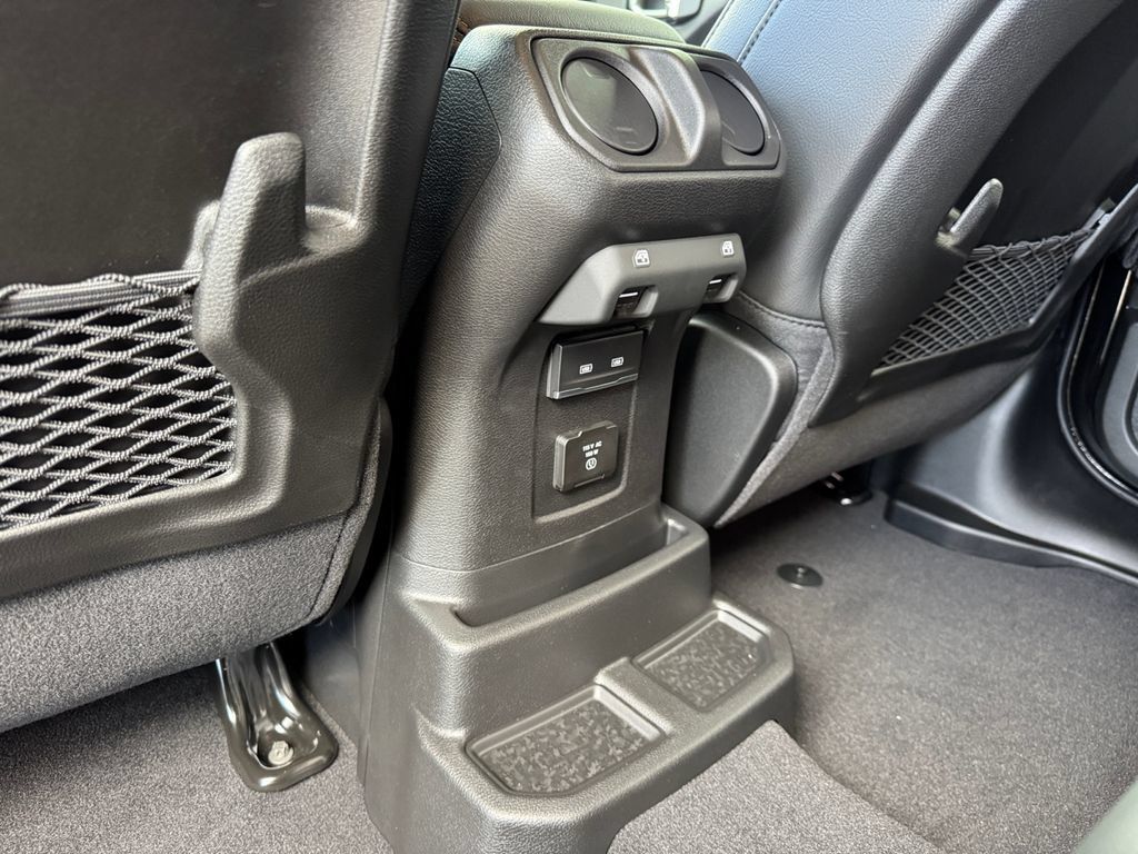New 2025 Jeep Wrangler Unlimited Sahara AWD/4WD image 16