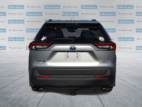 Used 2021 Toyota RAV4 LE image 7