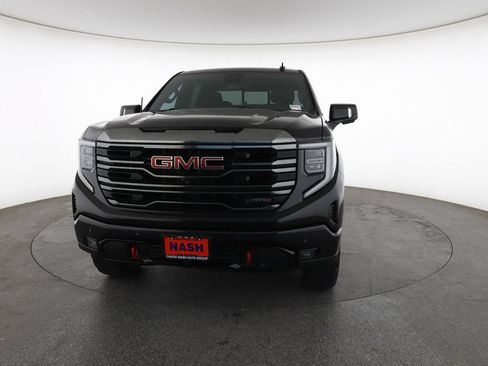 Used 2023 GMC Sierra 1500 AT4 w/ AT4 Premium Package AWD/4WD image 4