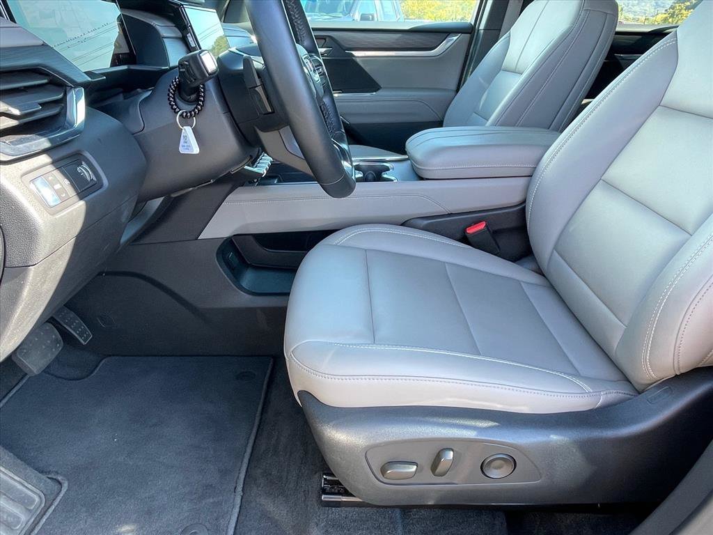Used 2026 GMC Acadia Elevation w/ Elevation Premium Package FWD image 22