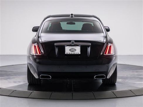 Used 2025 Rolls-Royce Ghost image 4