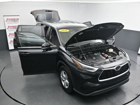 Used 2021 Toyota Highlander L image 42