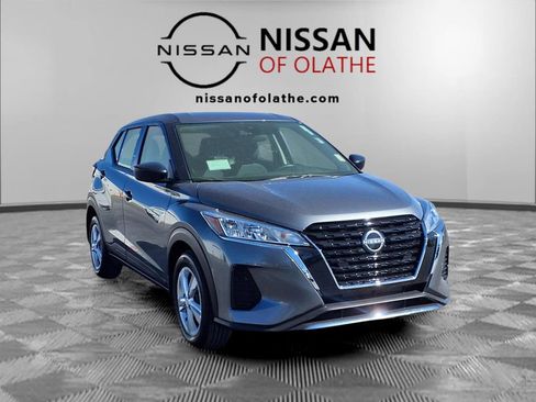 Certified 2025 Nissan Kicks Play S image 28