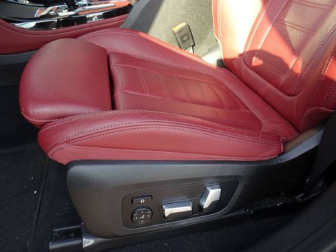 Used 2021 BMW X4 xDrive30i w/ Executive Package AWD/4WD image 9