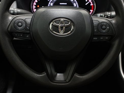 Used 2025 Toyota RAV4 XLE w/ Convenience Package FWD image 24