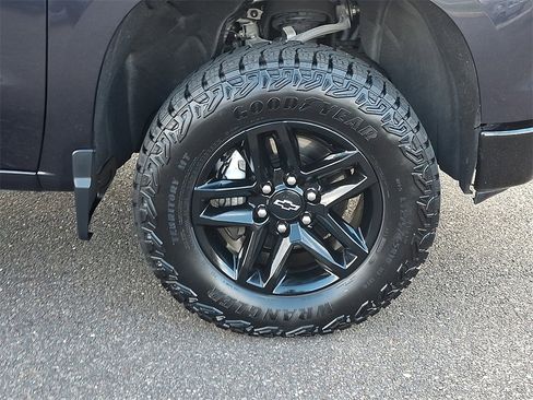 Used 2024 Chevrolet Silverado 1500 LT Trail Boss w/ LT Trail Boss Premium Package image 8