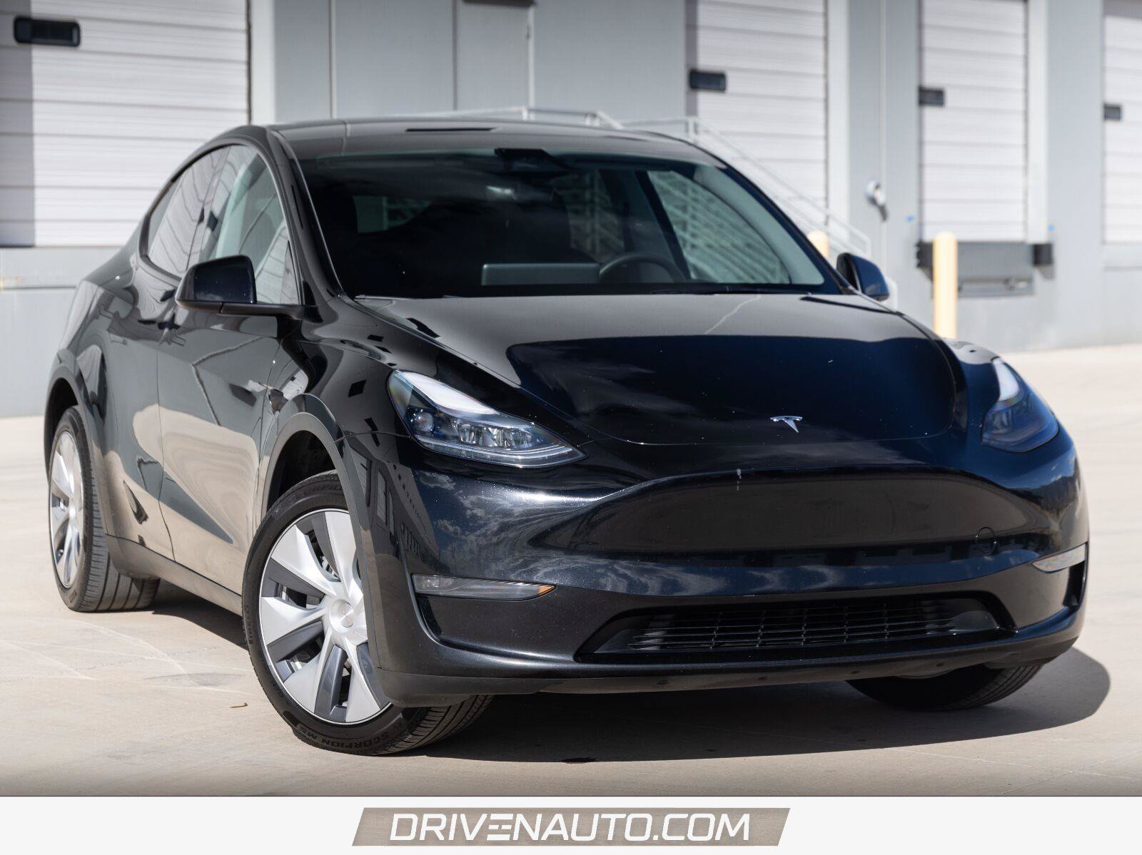 Used 2023 Tesla Model Y Long Range AWD/4WD image 1