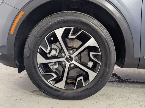 Used 2023 Kia Sportage EX AWD/4WD image 8