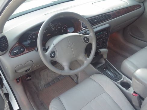 Used 2001 Chevrolet Malibu LS w/ Preferred Equipment Group 1 FWD image 8