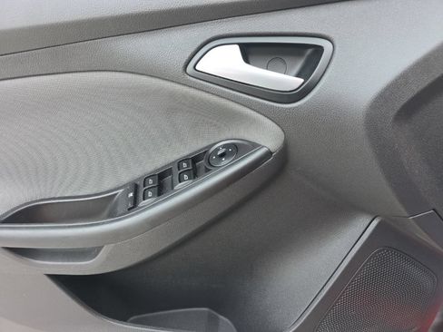 Used 2013 Ford Focus SE FWD image 13