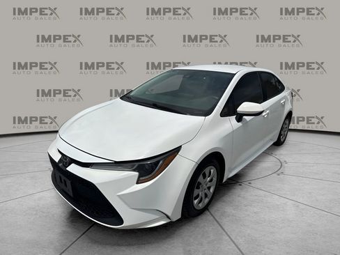 Used 2022 Toyota Corolla LE FWD image 1