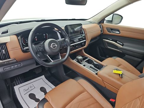 Used 2025 Nissan Pathfinder Platinum w/ Cargo Package FWD image 16
