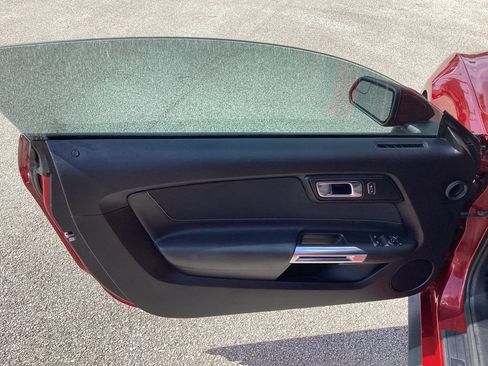 Used 2019 Ford Mustang Coupe image 20