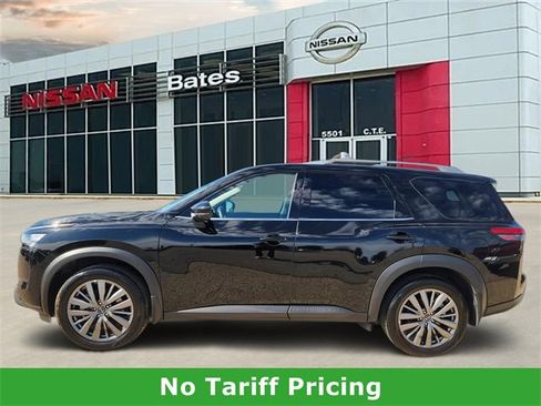 Certified 2025 Nissan Pathfinder SL w/ SL Premium Package image 3