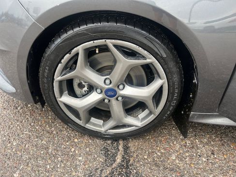Used 2017 Ford Focus ST image 25